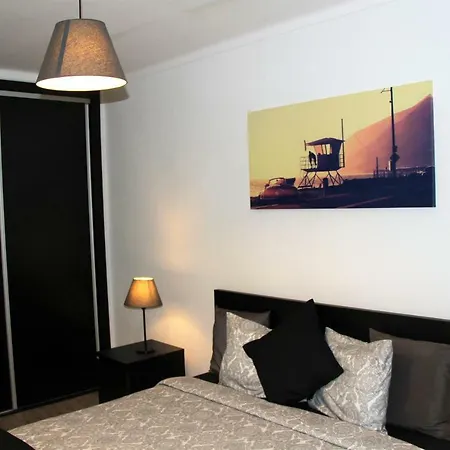 Holidays - Beach Front-malibu Connection Apartment