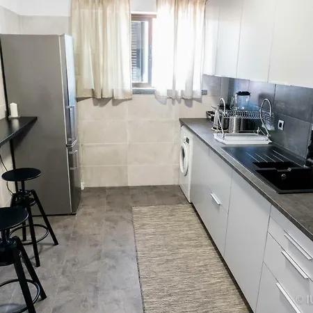 Apartment Holidays - Beach Front-malibu Connection *